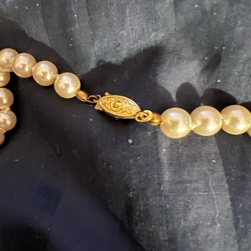 Pearls (faux), 24”, individually knotted - Picture 11 of 11